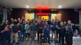 Resmob Polda Jabar Berhasil Bekuk Pelaku Penganiayaan Berat (Dok, foto: Taufik Hidayat Tertunduk Lesu Saat di Giring ke Mako Polda Jabar)