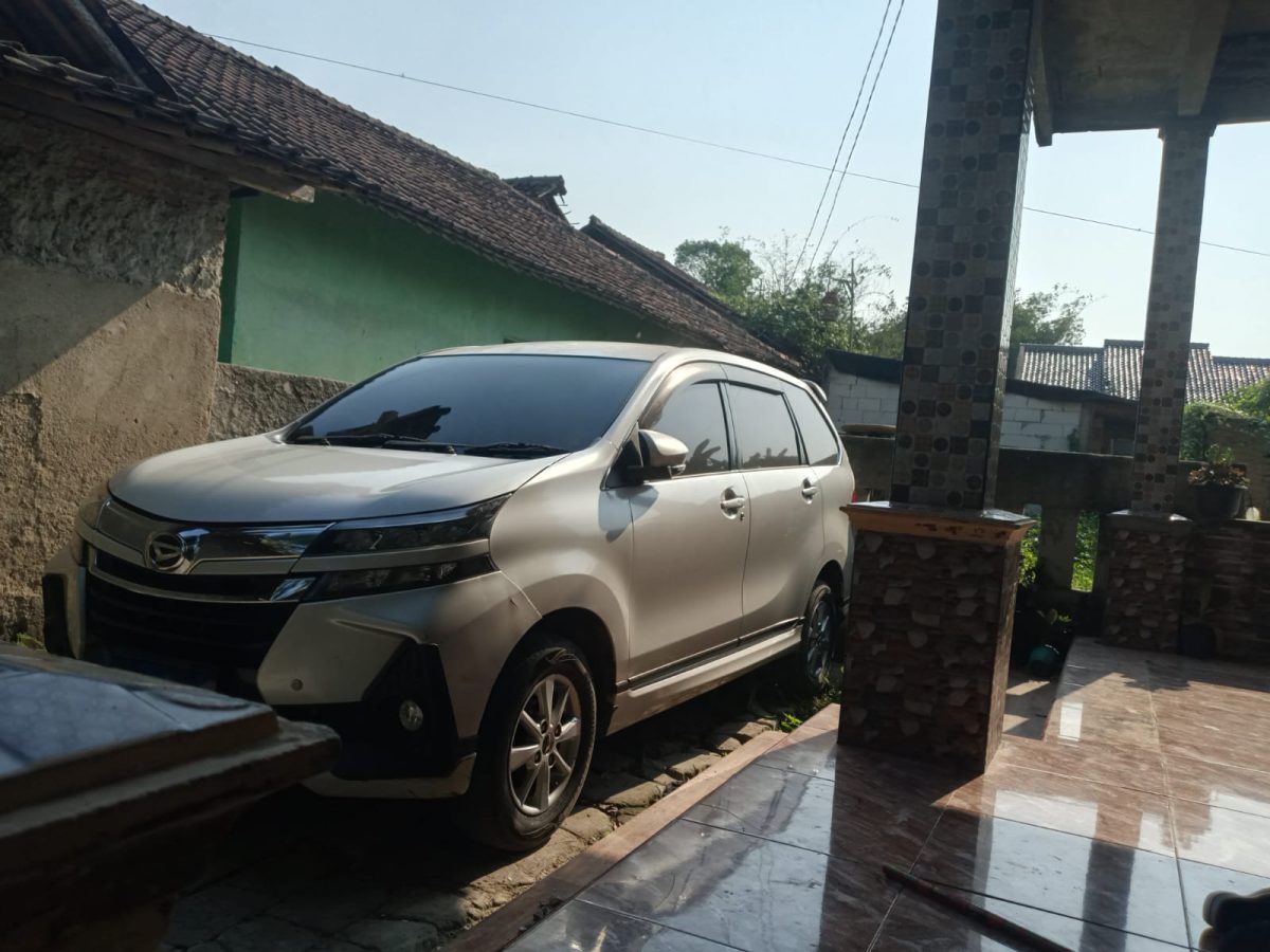 Diduga Kades Carenang Cisoka Gadaikan Mobil Dinas Operasional Demi Kepentingan Pribadi, Kades Dikonfirmasi Memilih Bungkam 