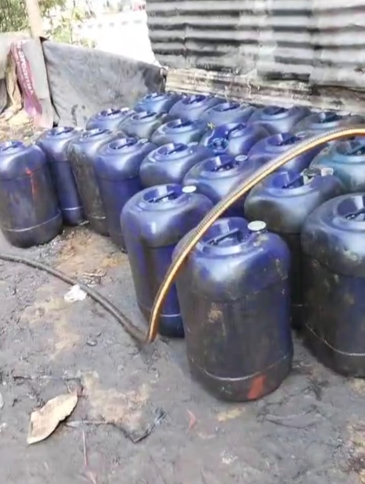 Ribuan liter Bio Solar Subsidi di tampung Lalu di jual Untuk Kepentingan Pribadi Demi Meraup keuntungan Semata, Tanpa Memikirkan Hak dan Dampak Bagi Masyarakat Luas 